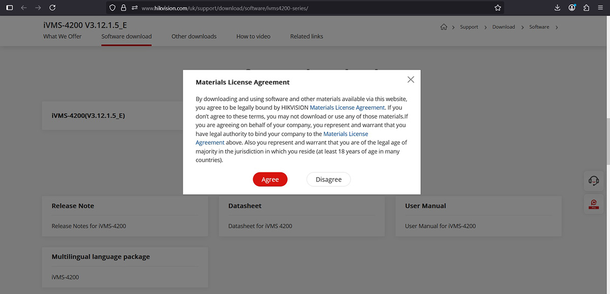 پس از مطالعه و پذیرش توافقنامه مجوز استفاده از نرم‌افزار (Materials License Agreement)، فرآیند دانلود نرم افزار iVMS 4200 آغاز می‌شود.
